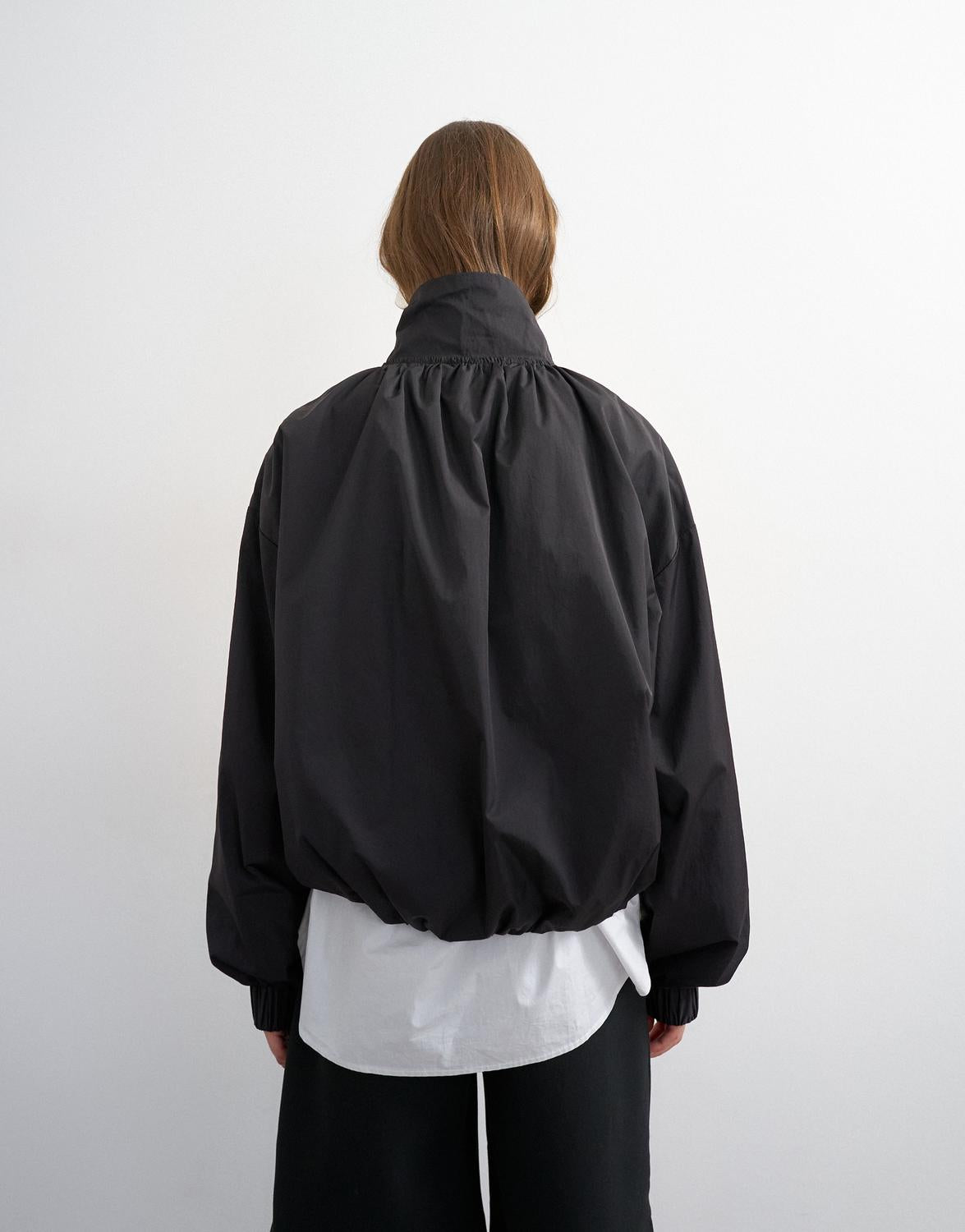 model_shot-back